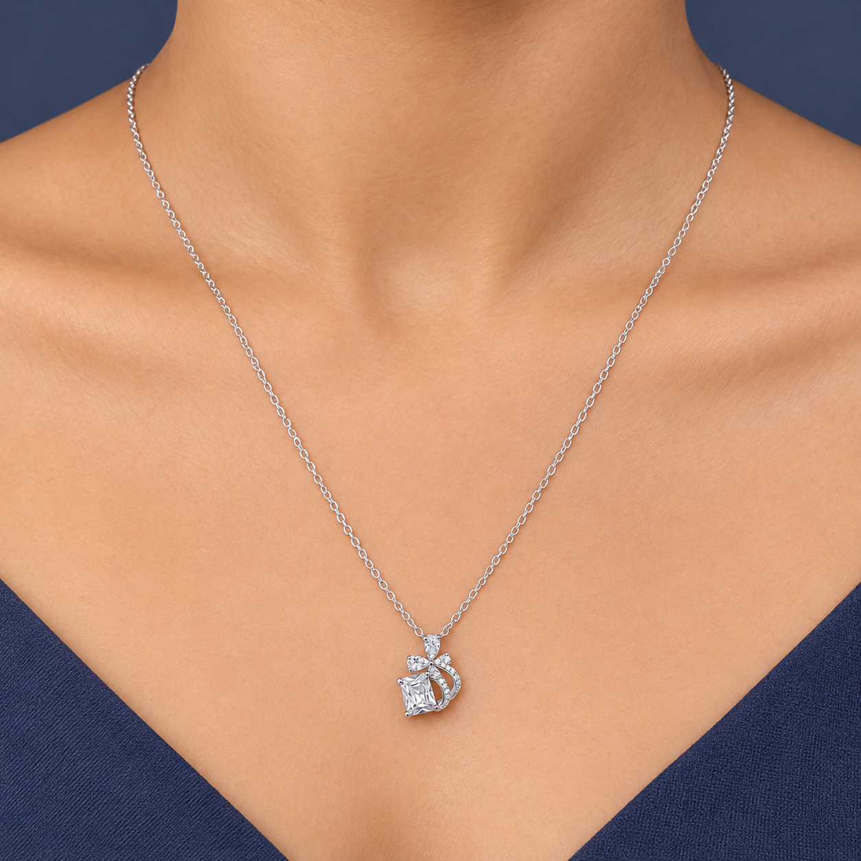 Elegant Silver Floral Crystal Pendant Necklace