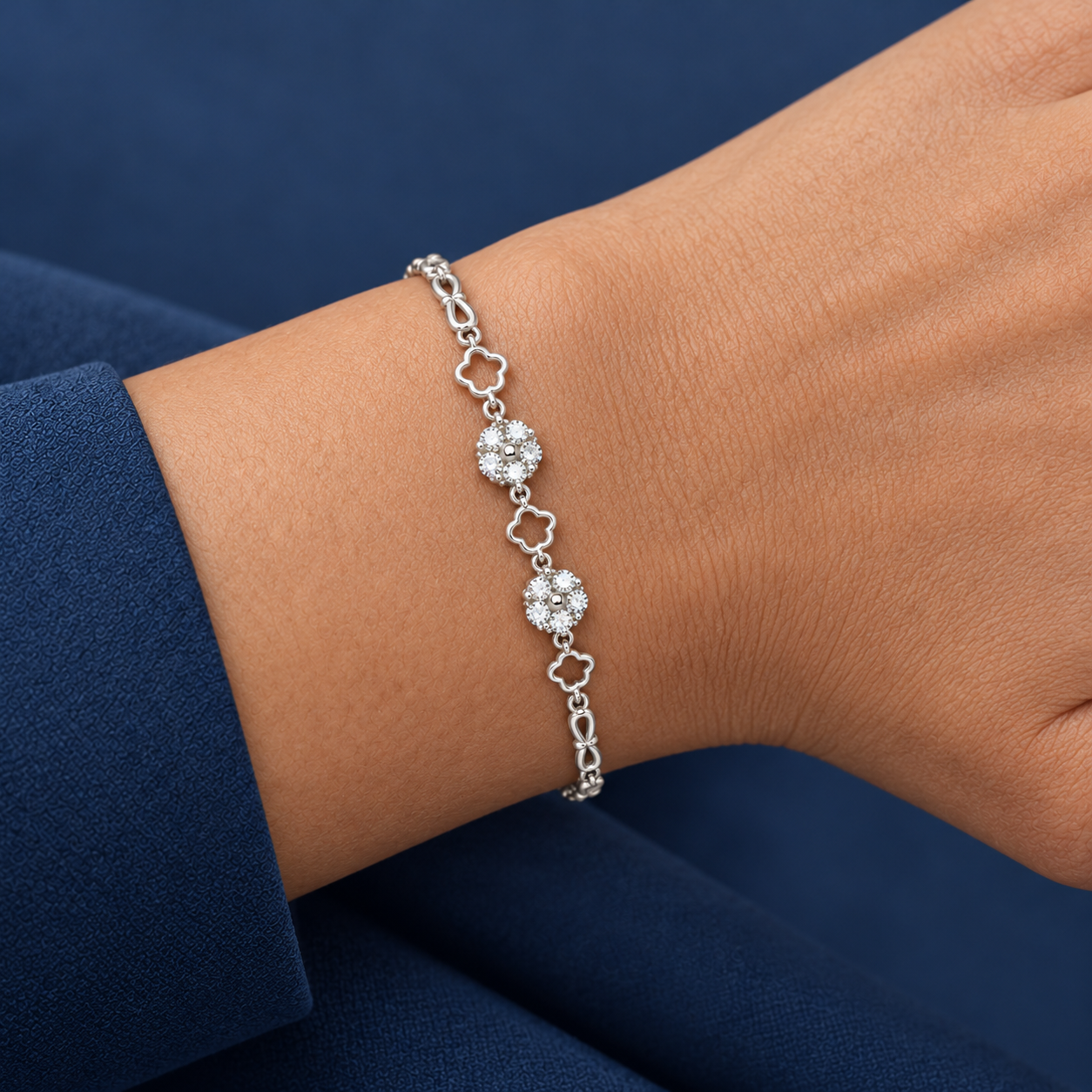 925 Silver Sparkling Flower Link Bracelet
